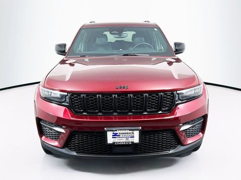 Used 2022 Jeep Grand Cherokee Altitude AWD/4WD image 2
