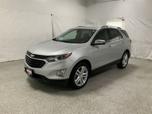 Used 2020 Chevrolet Equinox Premier AWD/4WD image 2