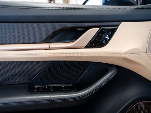 Used 2020 Porsche Taycan Turbo image 31