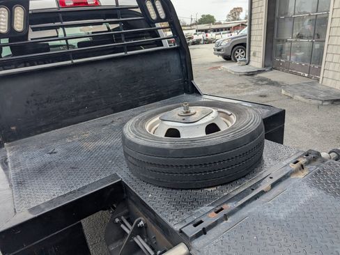 Used 2022 RAM 5500 Tradesman w/ Safety Group image 27