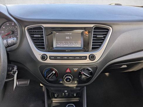 Used 2020 Hyundai Accent SE FWD image 12