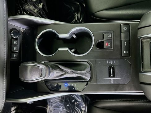 Used 2021 Toyota Highlander XSE FWD image 22