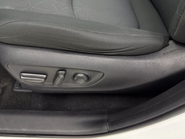 Used 2021 Toyota RAV4 XLE FWD image 27