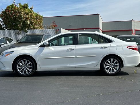 Used 2017 Toyota Camry XLE image 9