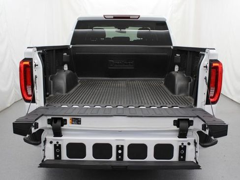 Used 2024 GMC Sierra 1500 SLT AWD/4WD image 11