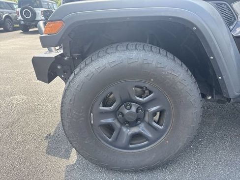 Used 2021 Jeep Gladiator Sport AWD/4WD image 17