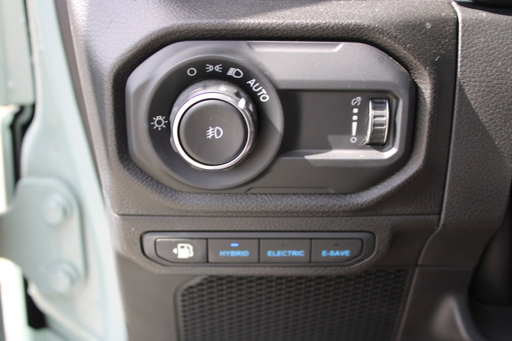 Used 2024 Jeep Wrangler Unlimited AWD/4WD image 25