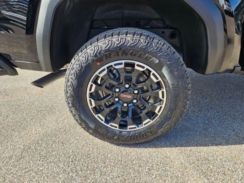 New 2026 GMC Canyon AT4 image 29