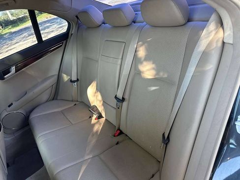 Used 2010 Mercedes-Benz C 300 C 300 Luxury 4MATIC AWD 4dr Se image 16
