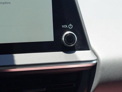 Used 2025 Toyota Prius Plug-In Hybrid FWD image 24
