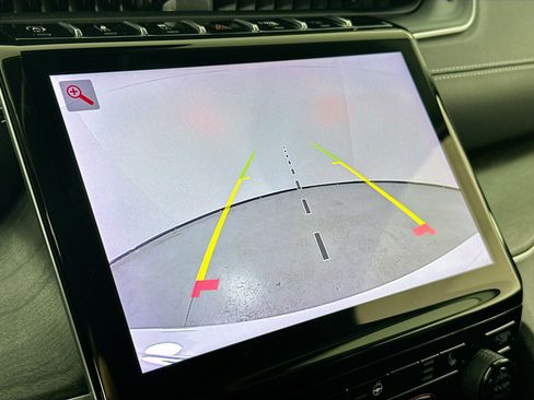 Used 2023 Jeep Grand Cherokee Limited w/ Black Appearance Package image 14