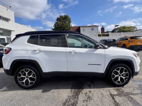 New 2026 Jeep Compass Limited w/ Sun, Sound & Navigation Group AWD/4WD image 8
