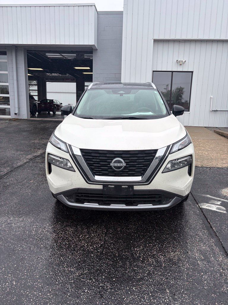 Used 2023 Nissan Rogue SL w/ SL Premium Package AWD/4WD image 3