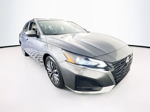 Certified 2023 Nissan Altima 2.5 SV image 3