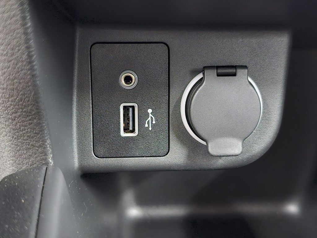 Used 2025 Nissan Kicks Play S FWD image 18