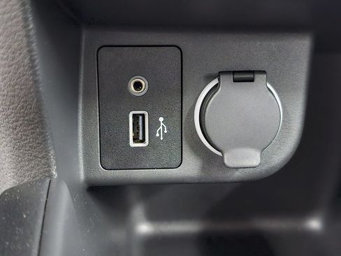 Used 2025 Nissan Kicks Play S FWD image 18