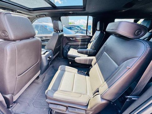 Used 2021 GMC Yukon XL Denali w/ Advanced Technology Package AWD/4WD image 13