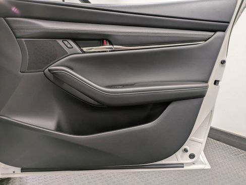 Used 2024 MAZDA MAZDA3 s image 28