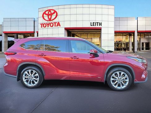 Used 2023 Toyota Highlander Limited image 4