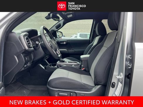 Certified 2022 Toyota Tacoma TRD Off-Road w/ Technology Package AWD/4WD image 11