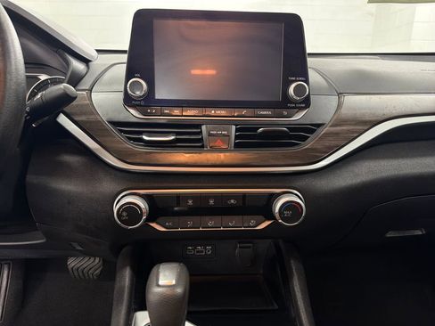 Used 2024 Nissan Altima 2.5 SV FWD image 22