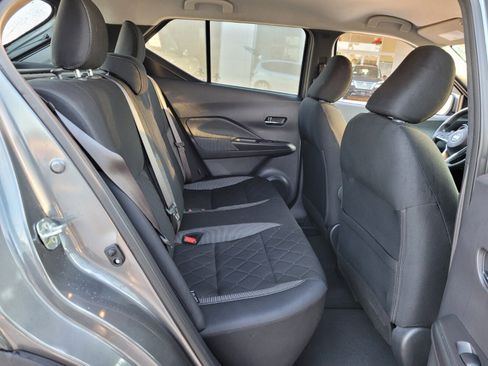 Certified 2020 Nissan Kicks SV image 18