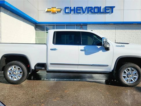 Used 2024 Chevrolet Silverado 2500 High Country w/ High Country Premium Package image 1