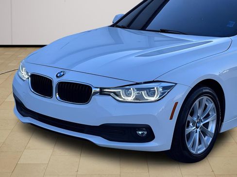 Used 2018 BMW 320i Sedan RWD image 35