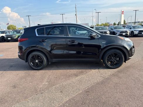 Used 2019 Kia Sportage LX AWD/4WD image 4
