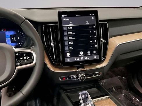 New 2026 Volvo XC60 B5 Core w/ Climate Package AWD/4WD image 9