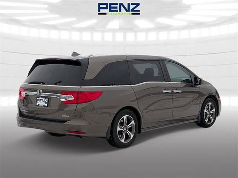 Used 2018 Honda Odyssey Touring image 3