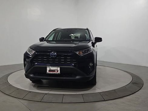 Used 2021 Toyota RAV4 XLE w/ Convenience Package image 8