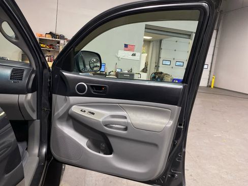 Used 2010 Toyota Tacoma 4x4 Double Cab image 27