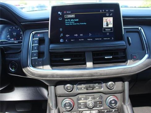 Used 2023 Chevrolet Suburban Z71 image 14