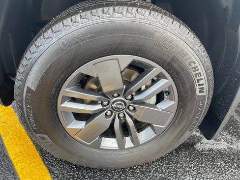 Certified 2025 Nissan Frontier SV image 23