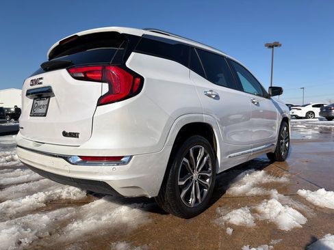 Used 2021 GMC Terrain Denali w/ Denali Premium Package image 17