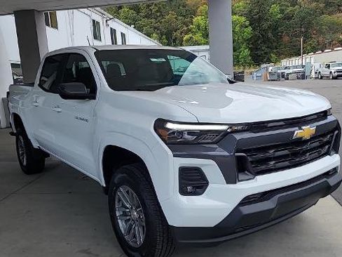 New 2024 Chevrolet Colorado LT w/ LT Convenience Package III image 40
