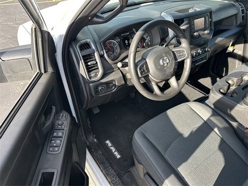 Used 2024 RAM 2500 Tradesman w/ Chrome Appearance Group image 28