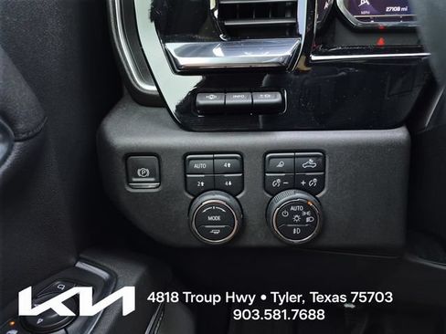Used 2024 Chevrolet Silverado 1500 High Country w/ High Country Premium Package AWD/4WD image 31