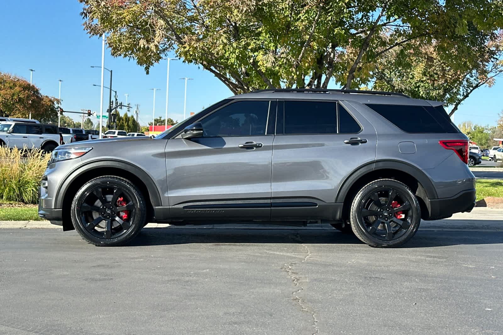 Certified 2022 Ford Explorer ST w/ Equipment Group 401A AWD/4WD image 5