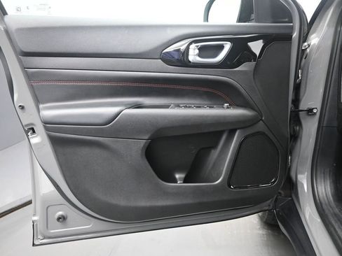 Used 2023 Jeep Compass Trailhawk w/ Trailhawk Convenience Group image 12