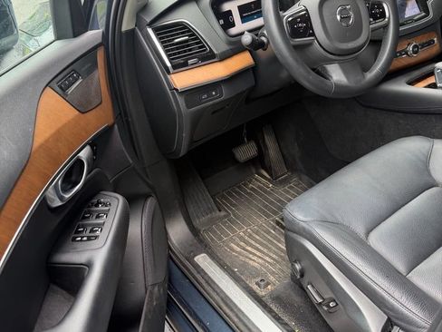 Certified 2024 Volvo XC90 T8 Plus w/ Protection Package Premier AWD/4WD image 8