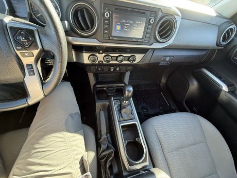 Used 2018 Toyota Tacoma SR5 image 30
