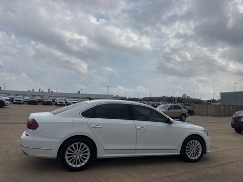 Used 2017 Volkswagen Passat 1.8T SE image 25