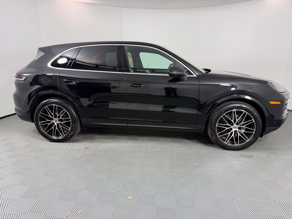 Certified 2026 Porsche Cayenne AWD/4WD image 8