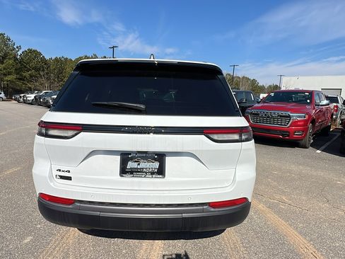 New 2026 Jeep Grand Cherokee Limited w/ Limited Altitude Package image 9