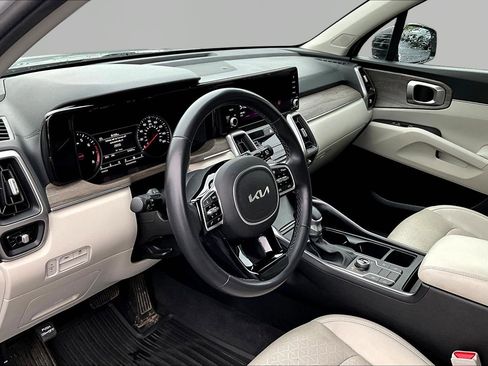 Used 2023 Kia Sorento S w/ Panoramic Sunroof Package AWD/4WD image 17