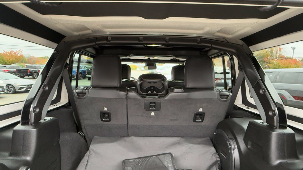 Used 2021 Jeep Wrangler Unlimited Rubicon w/ Dual Top Group AWD/4WD image 29