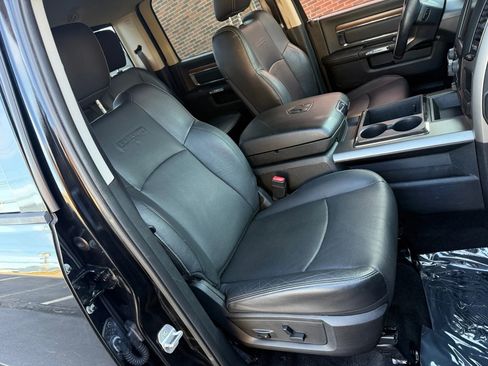 Used 2014 RAM 1500 Laramie w/ Convenience Group image 18