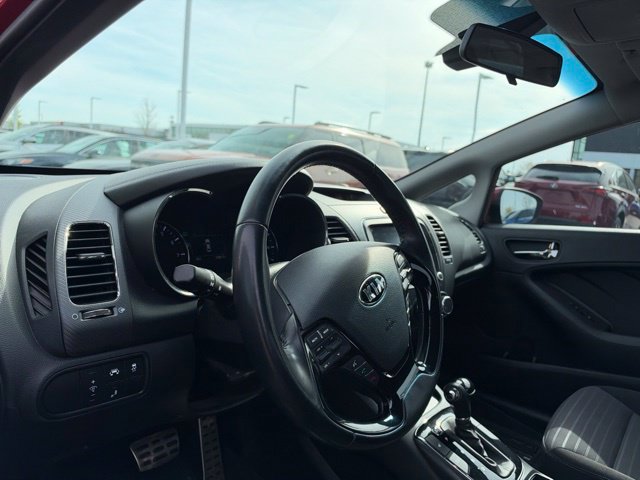 Used 2017 Kia Forte S w/ S Premium Package FWD image 10